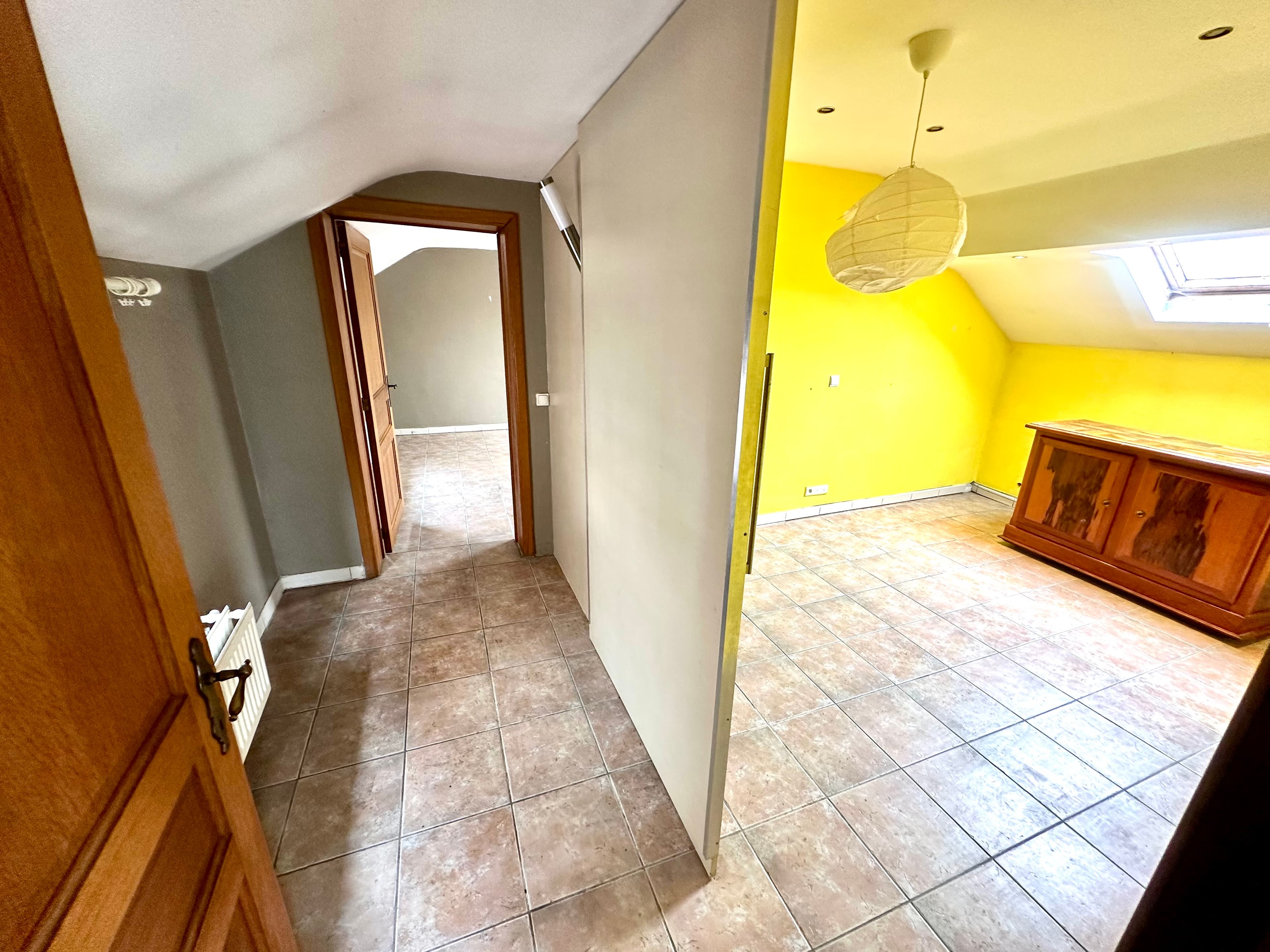Appartement 1 chambre 4 façades à Milmort — sans charges