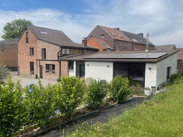Maison entièrement rénovée à Pousset — 315 m²