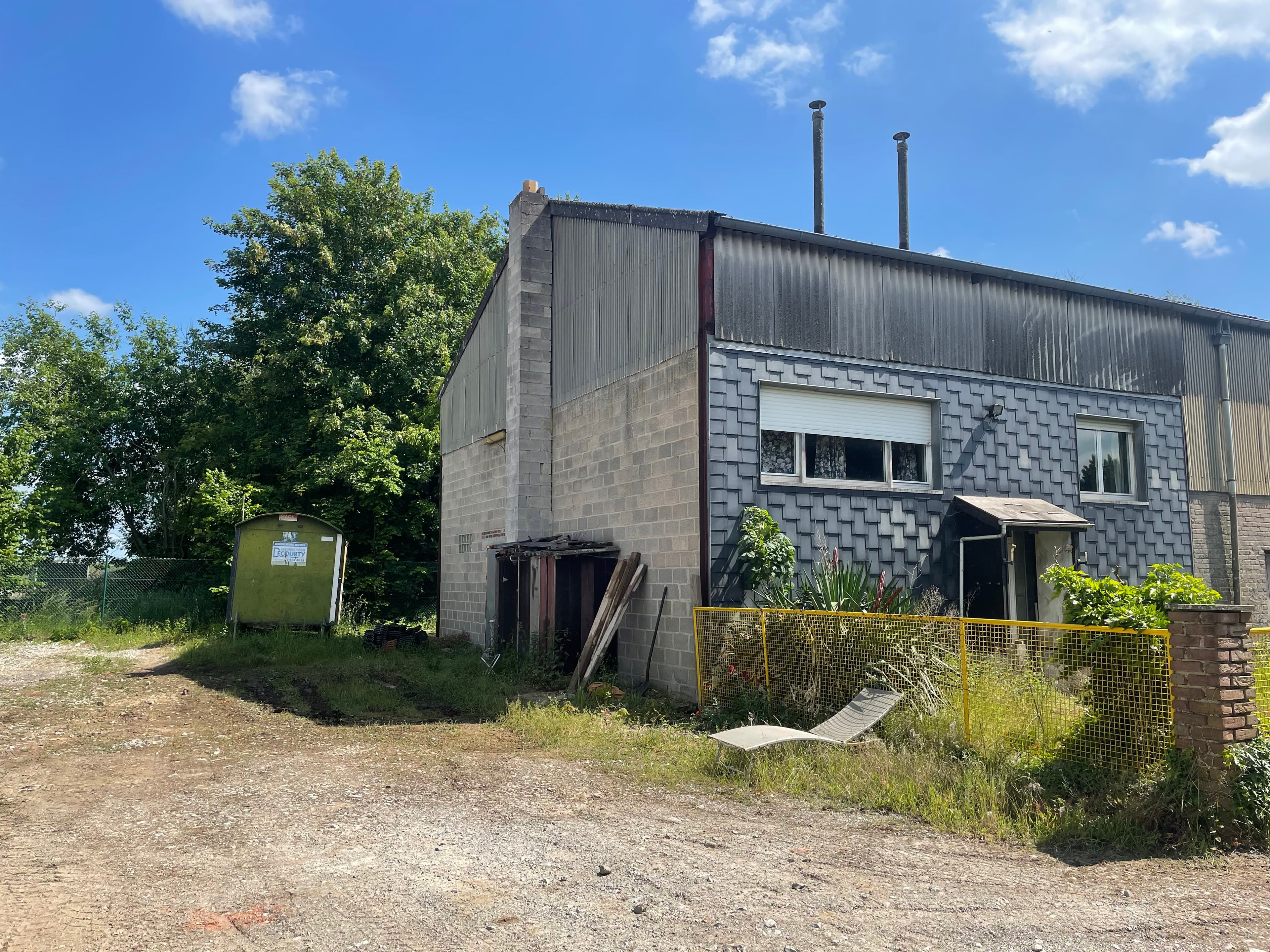 Grand entrepôt 500 m² à Trognée (proche Hannut)