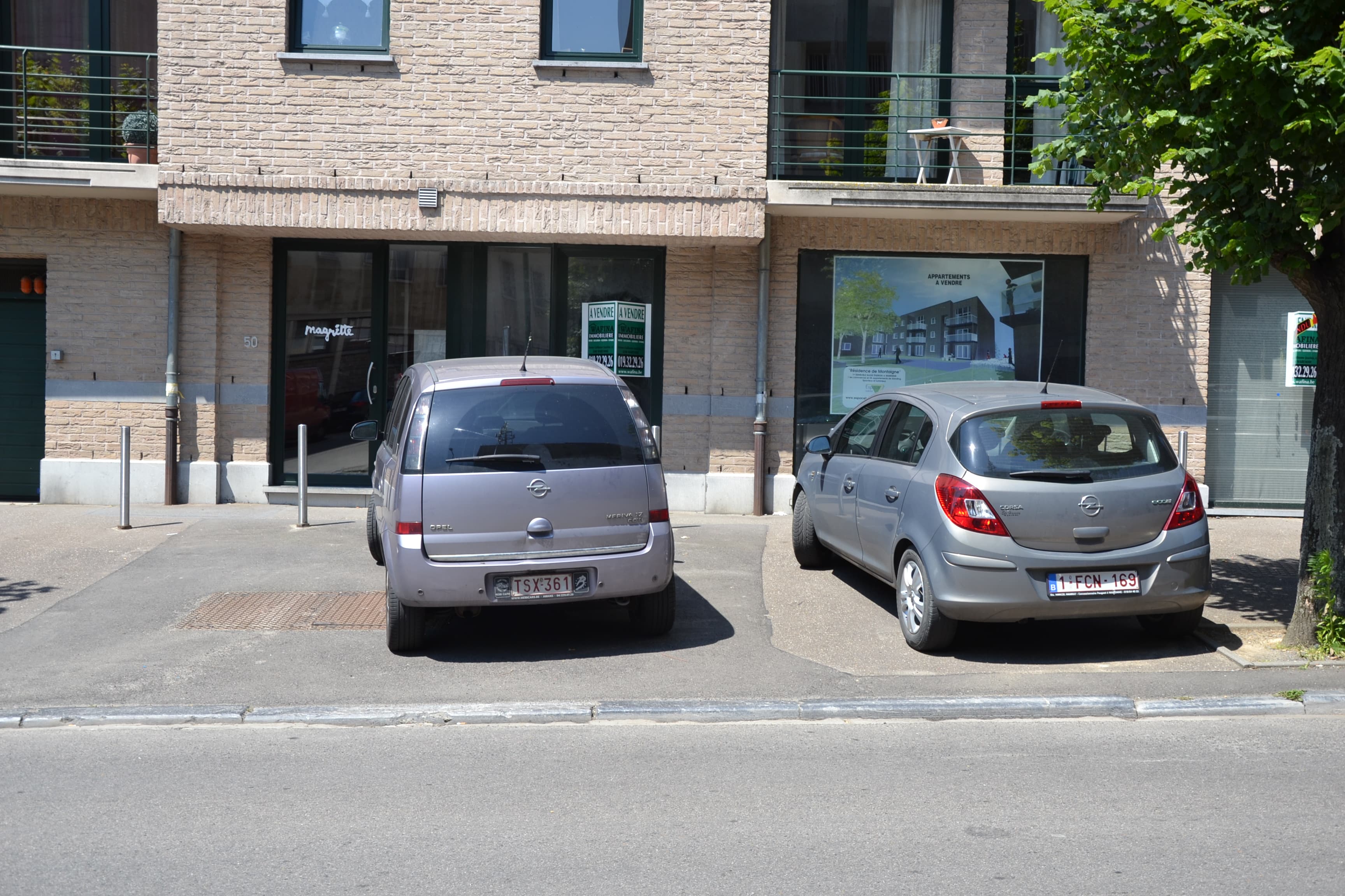 Rez commercial 170 m² en plein centre de Waremme